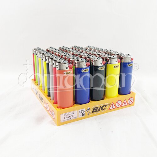 BIC Feuerzeug ( Farbe zufällig)