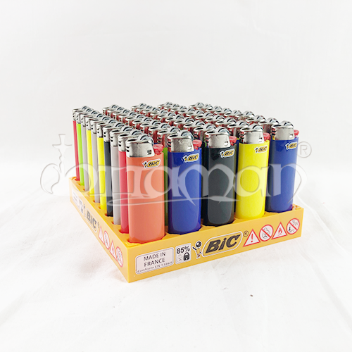 BIC Feuerzeug ( Farbe zufällig)